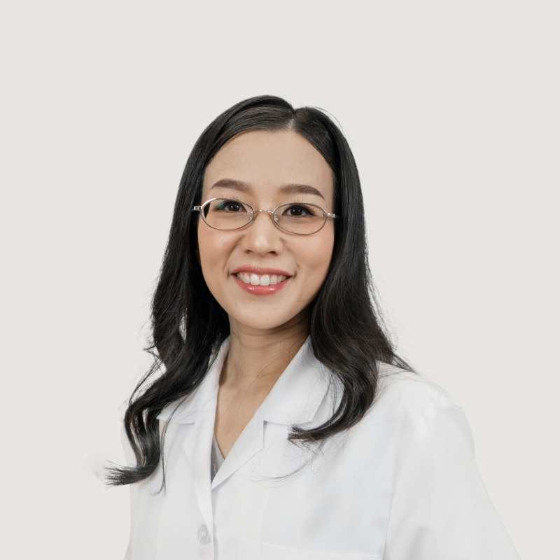 พญ. เพชรพลอย ภูวคีรีวิวัฒน์